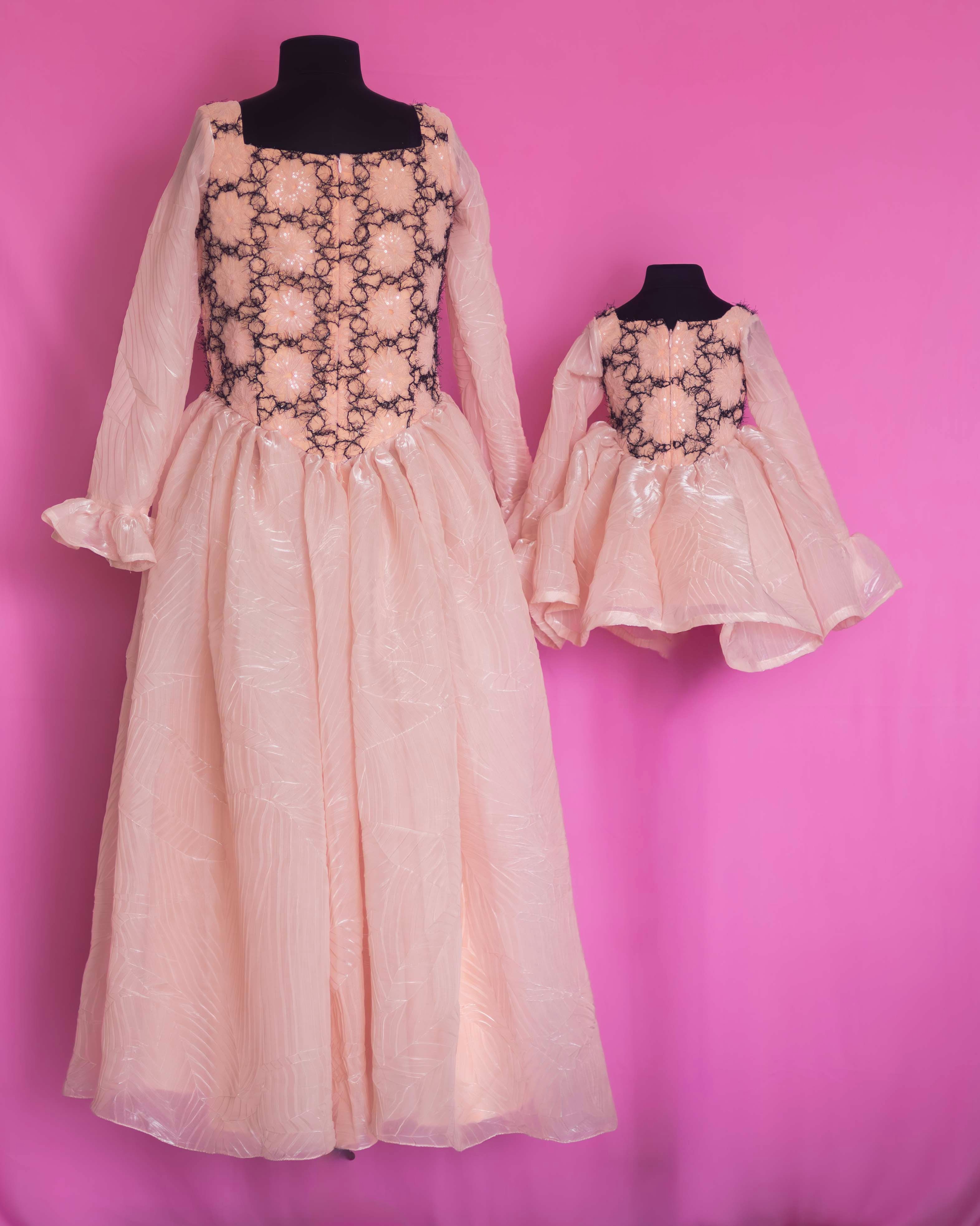Elegant Lace Overlay Mother-Daughter Dress Set Elegant Lace Overlay Mother-Daughter Dress Set