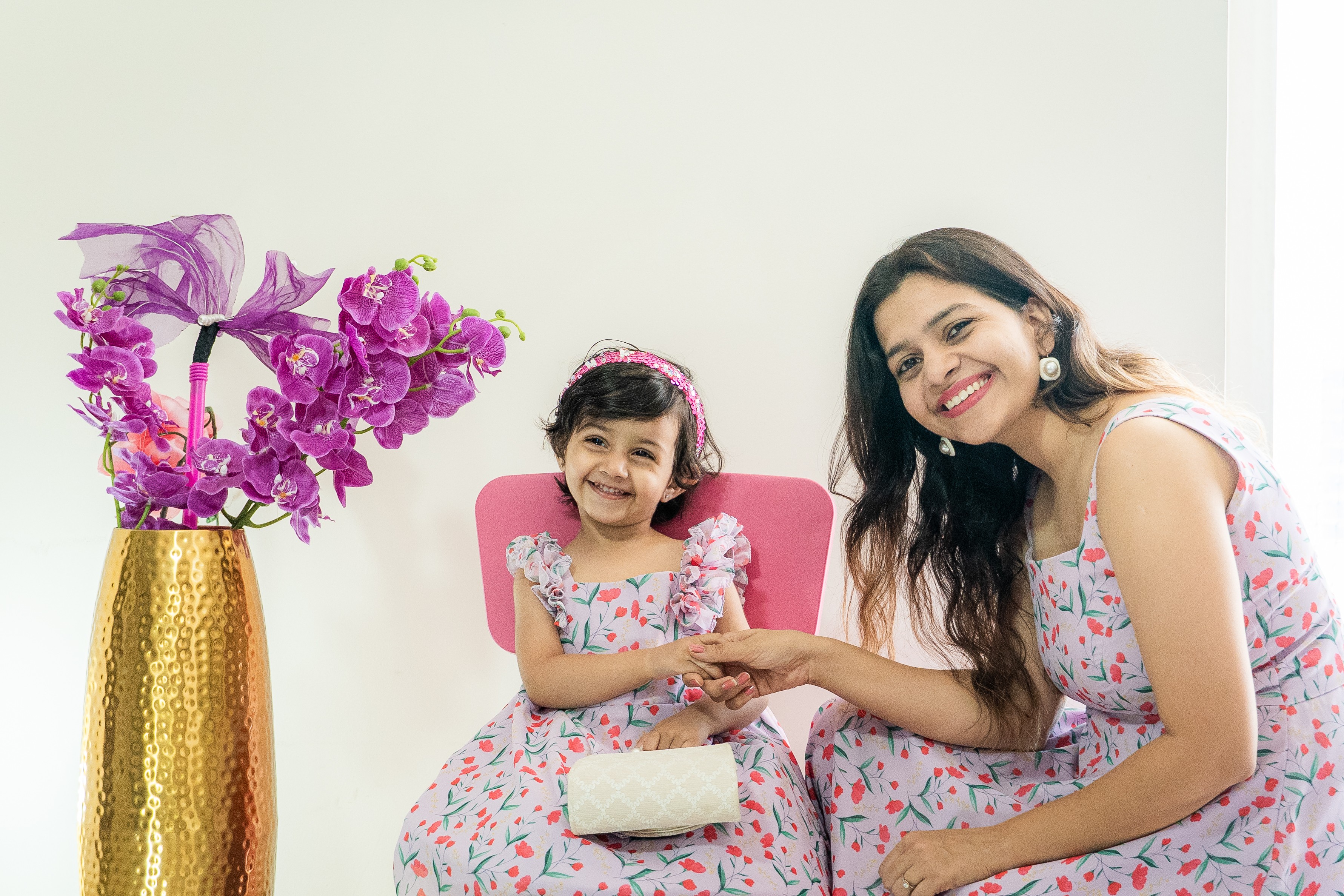 Lilac Blossom Mother-Daughter Dress Set with Charming Bow Accent Lilac Blossom Mother-Daughter Dress Set with Charming Bow Accent