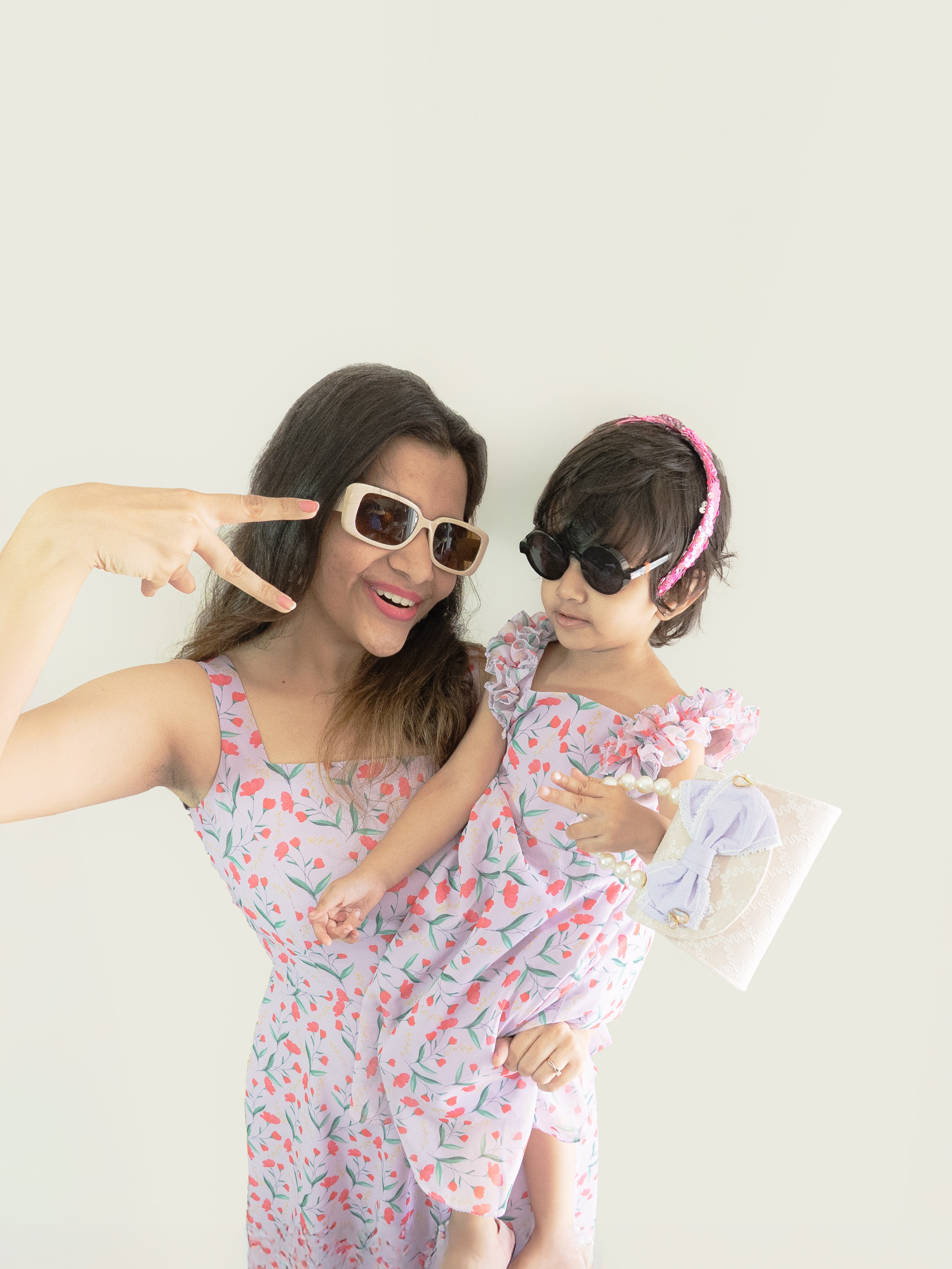 Lilac Blossom Mother-Daughter Dress Set with Charming Bow Accent Lilac Blossom Mother-Daughter Dress Set with Charming Bow Accent